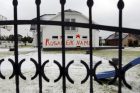 Politikės dukters namas ištepliotas antirusiškais užrašais Politikės dukters namas ištepliotas antirusiškais užrašais