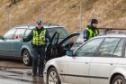 Policijos reidas Piliakalnio gatvėje Policijos reidas Piliakalnio gatvėje