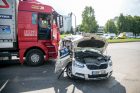 Mokomojo sunkvežimio ir lengvojo automobilio avarija Taikos pr. Mokomojo sunkvežimio ir lengvojo automobilio avarija Taikos pr.